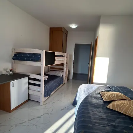 Mira Guest house